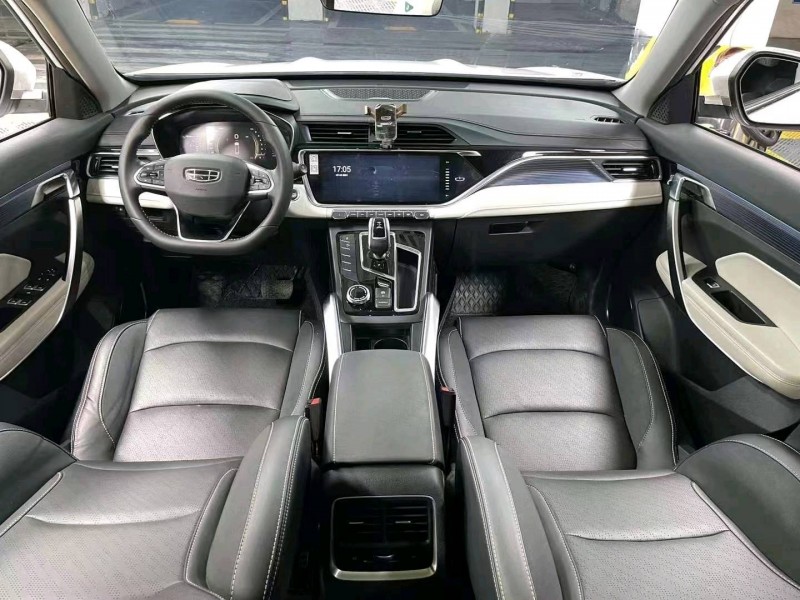 成都22年吉利博越9