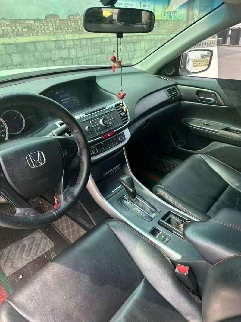 东营15年本田雅阁5