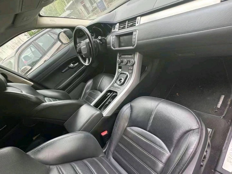 东营16年路虎极光3