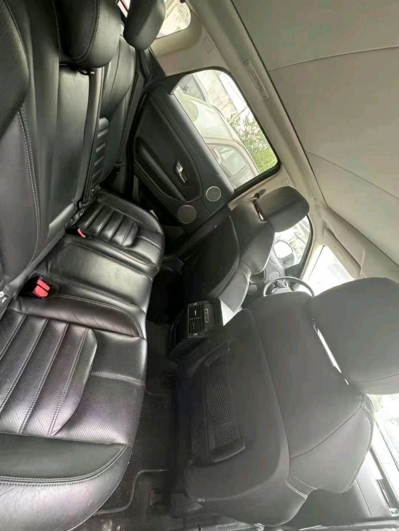 东营16年路虎极光4