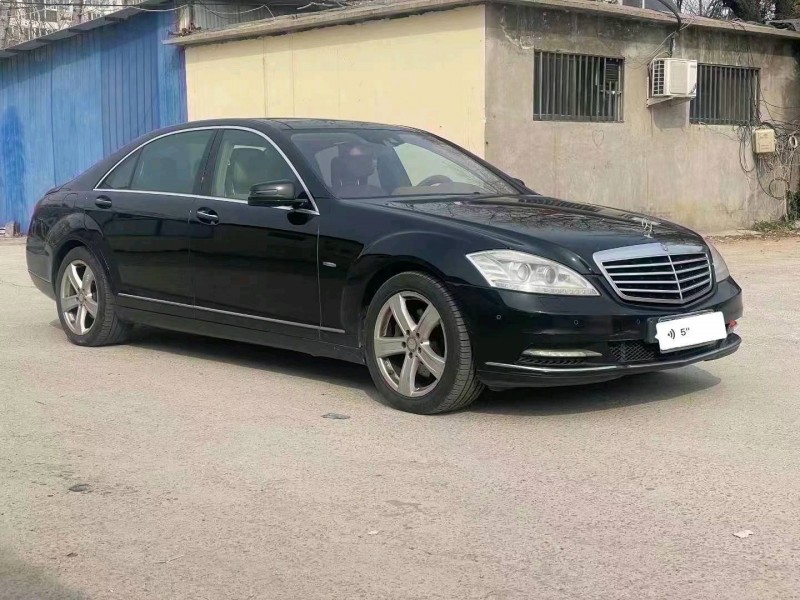 东营11年奔驰S2