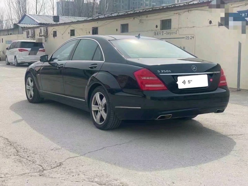 东营11年奔驰S8