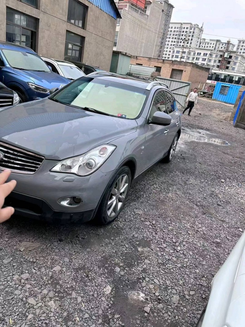 太原16年英菲尼迪QX504