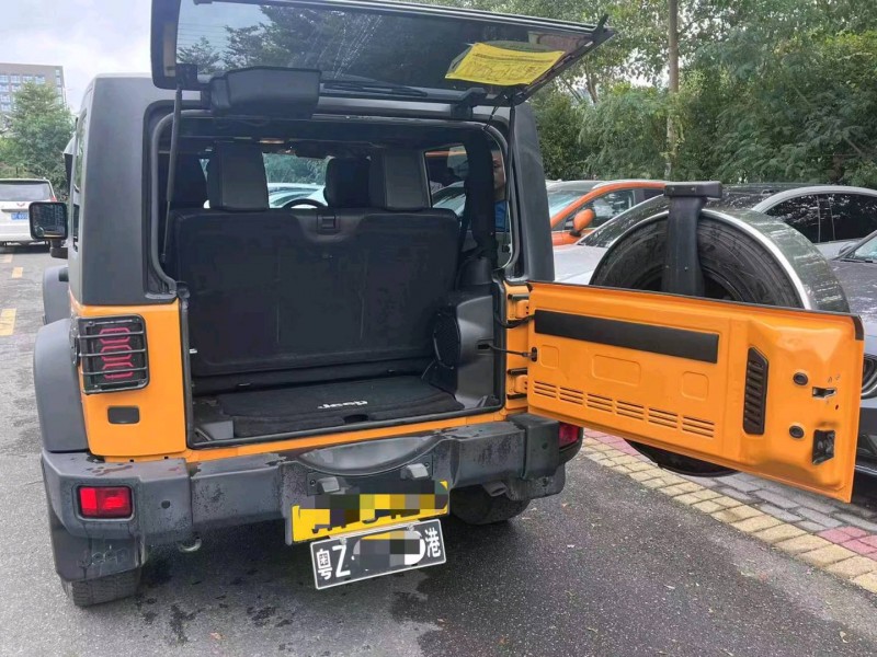 珠海13年Jeep牧馬人8