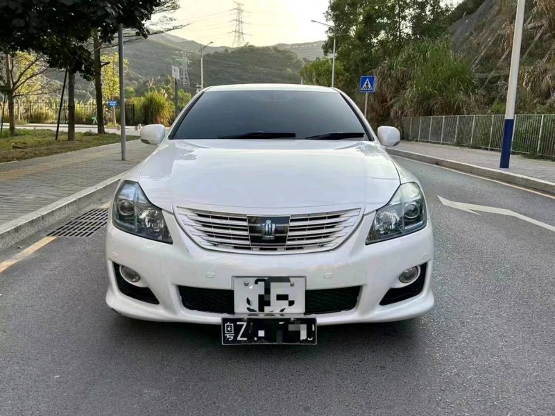 汕头14年丰田皇冠1