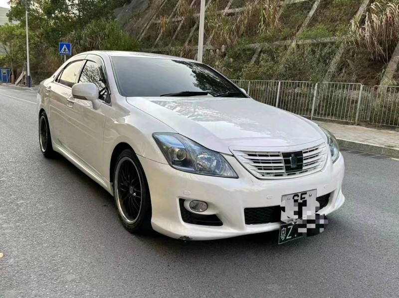 汕头14年丰田皇冠2