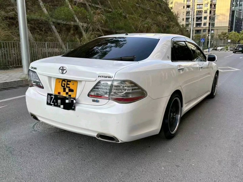 汕头14年丰田皇冠8