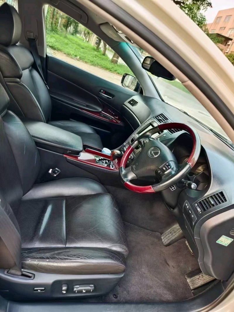 佛山13年雷克萨斯GS8