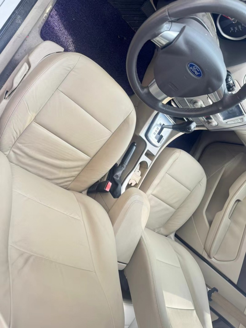 广州15年福特福克斯4