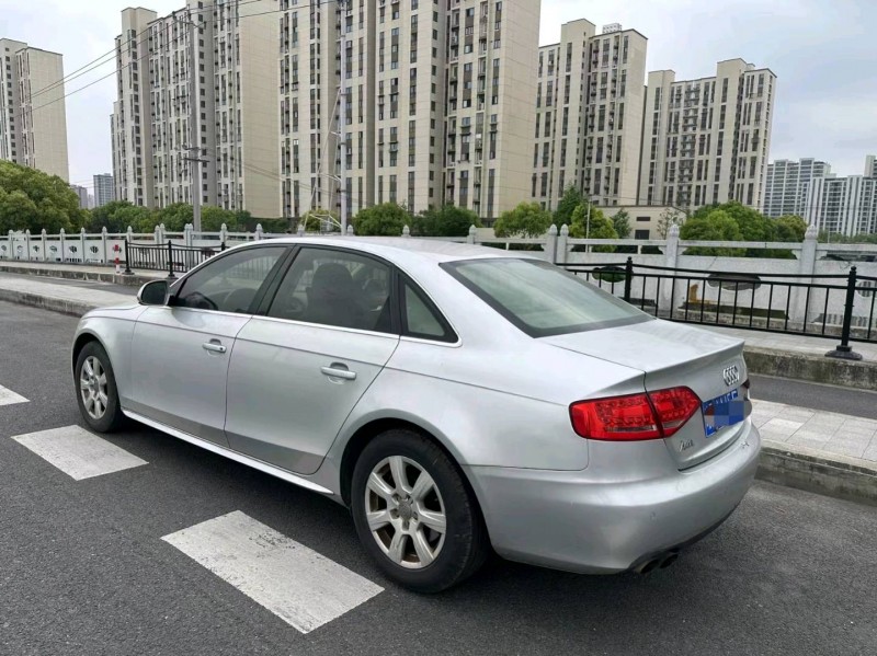 潍坊12年奥迪A4L8