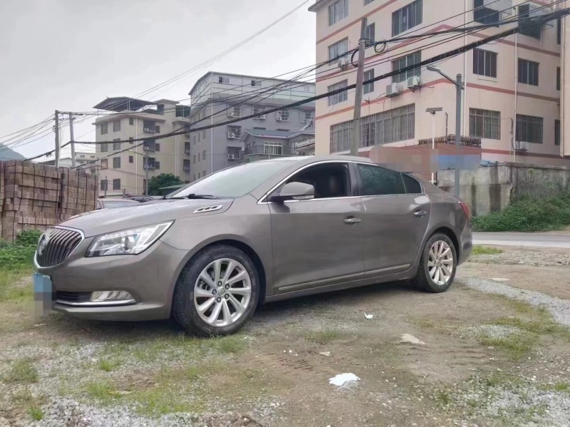 桂林16年别克君越2