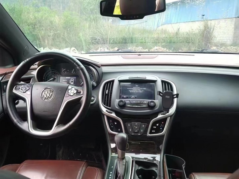 桂林16年别克君越5