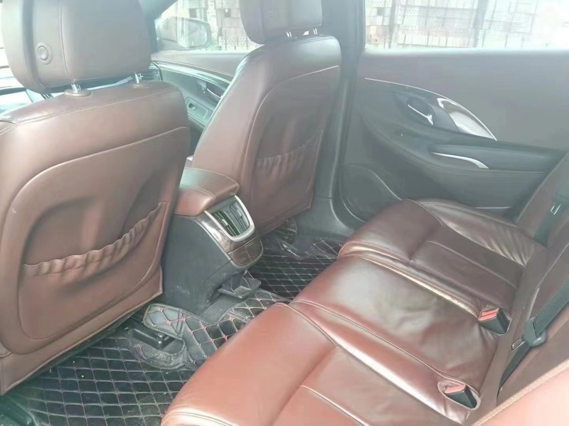 桂林16年别克君越6