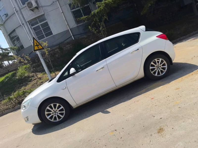 烟台13年别克英朗3