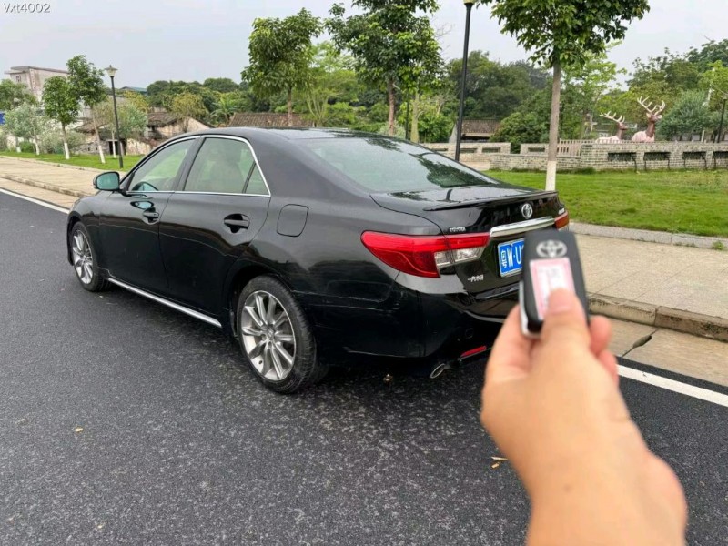 佛山14年丰田锐志7