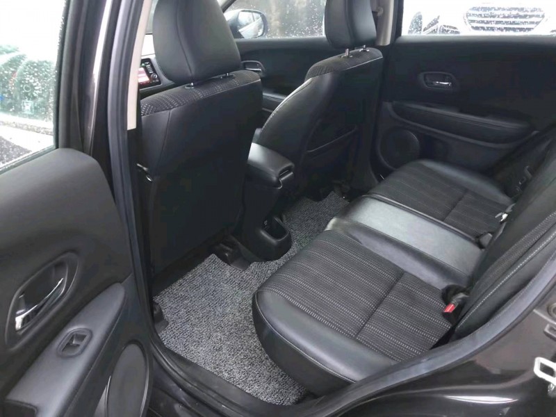 汕头16年本田缤智5