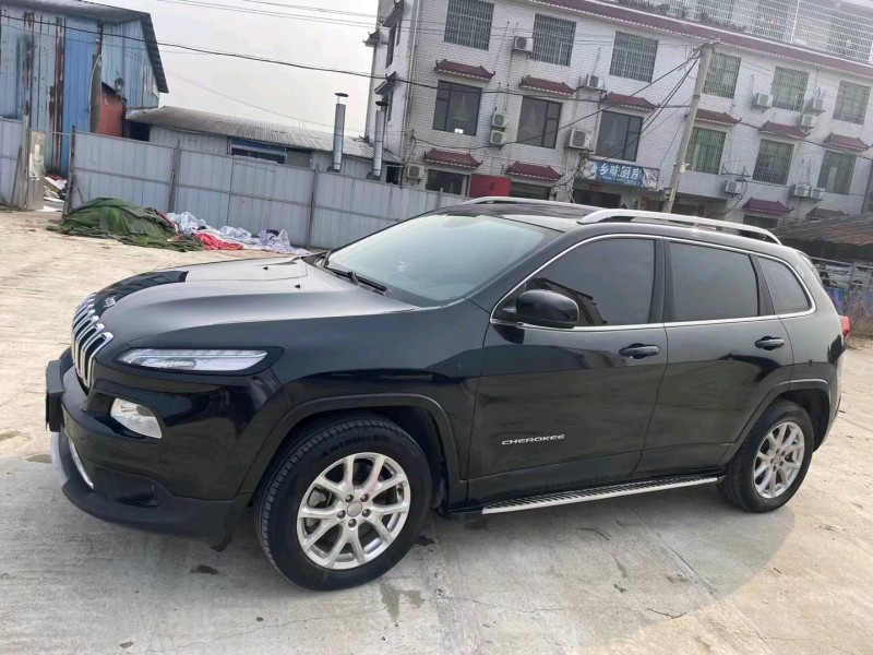 邵阳18年Jeep自由光6