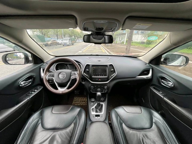 徐州17年Jeep自由光5