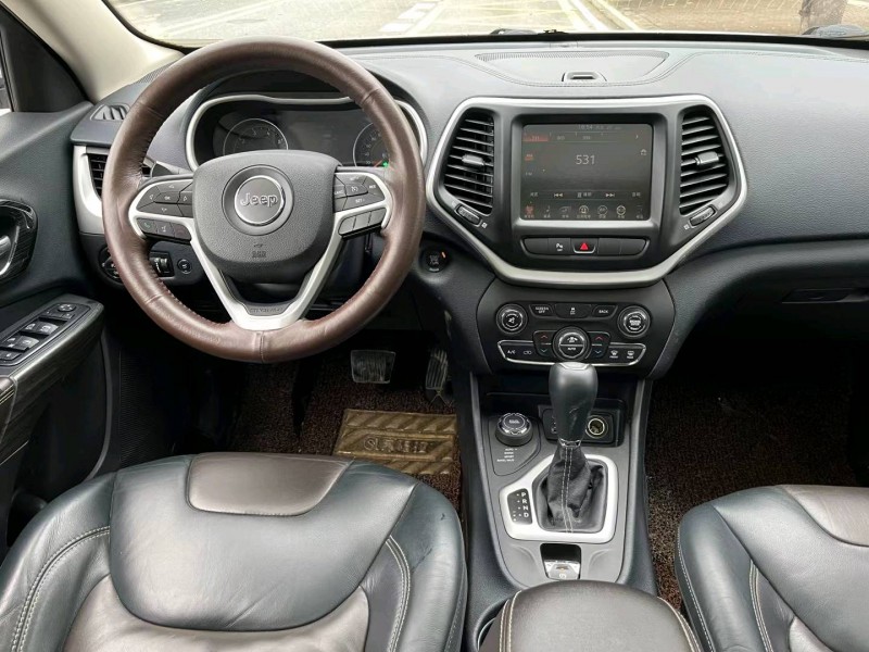 徐州17年Jeep自由光6