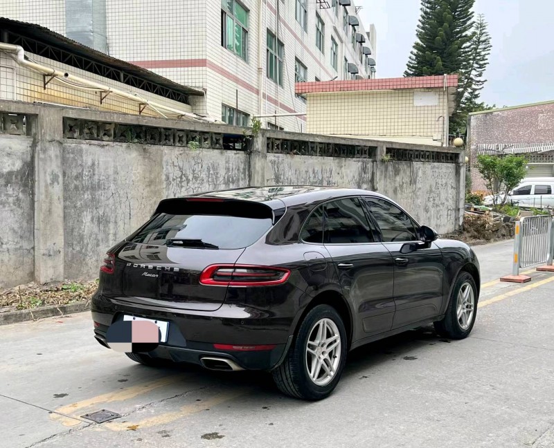 广州16年保时捷Macan7