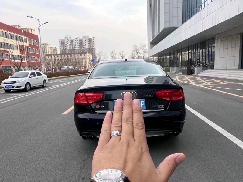 枣庄14年奥迪A8L9