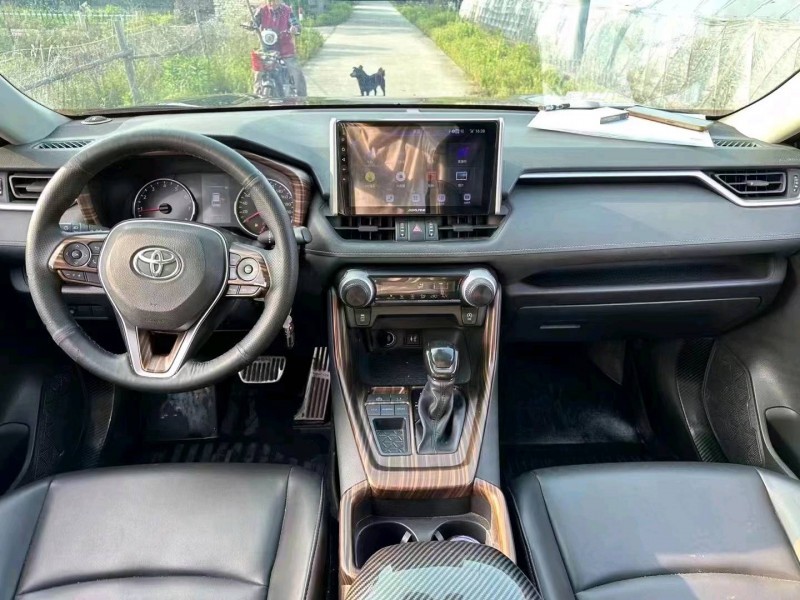 嘉興20年豐田RAV4榮放8