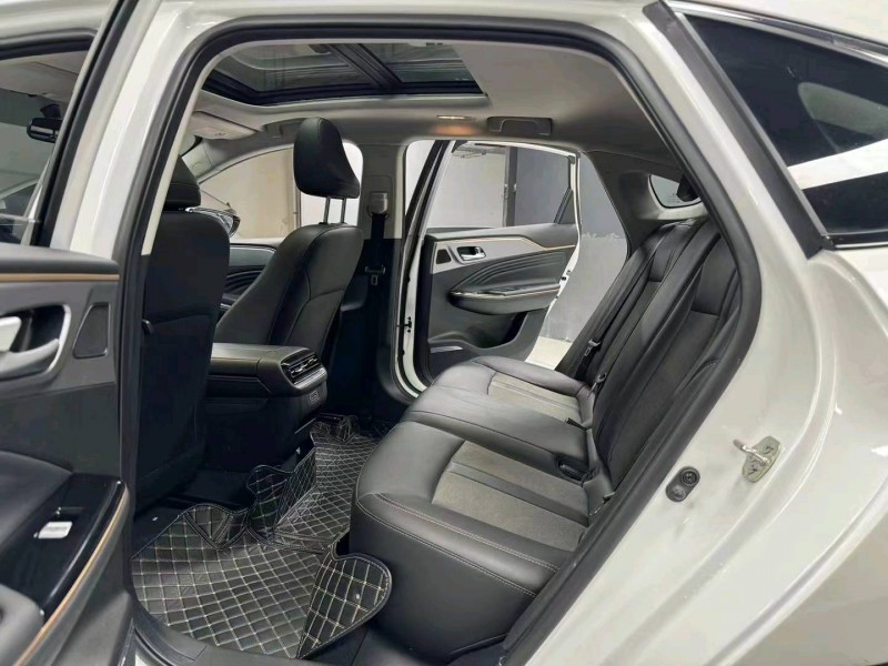 成都23年传祺埃安S8