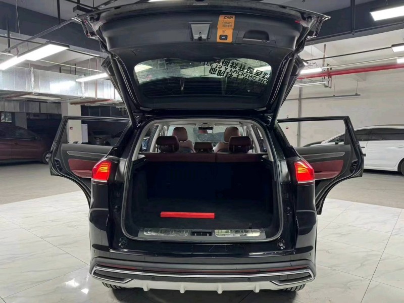 成都21年吉利博越5