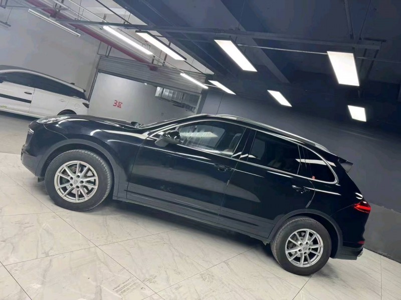 成都15年保时捷卡宴3