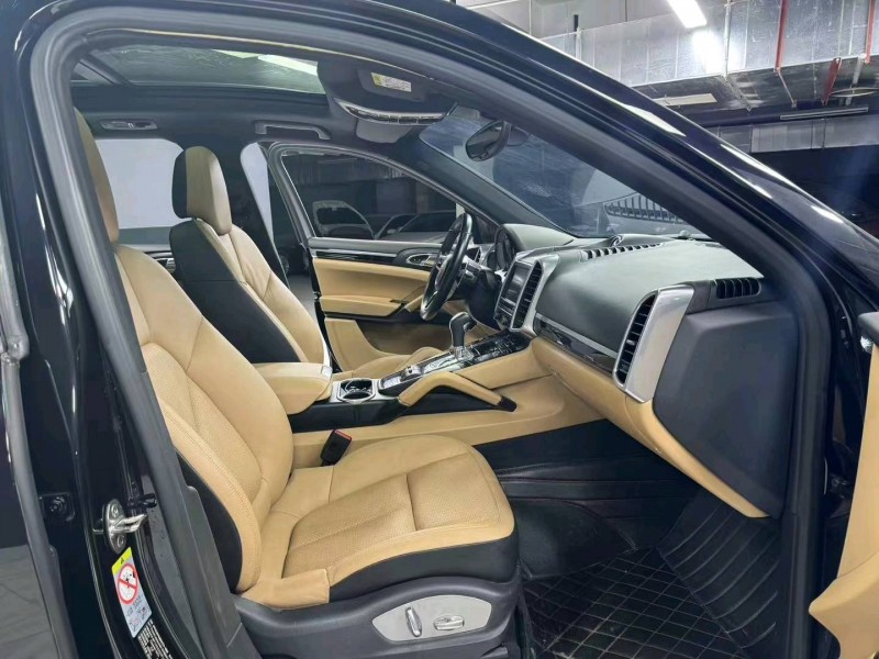 成都15年保时捷卡宴7