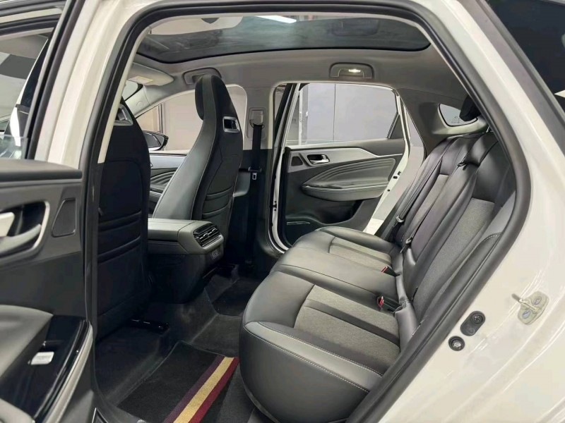 成都23年传祺埃安S5