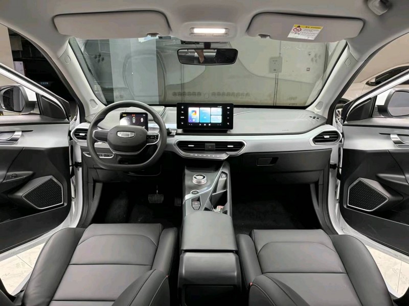 成都24年吉利几何5