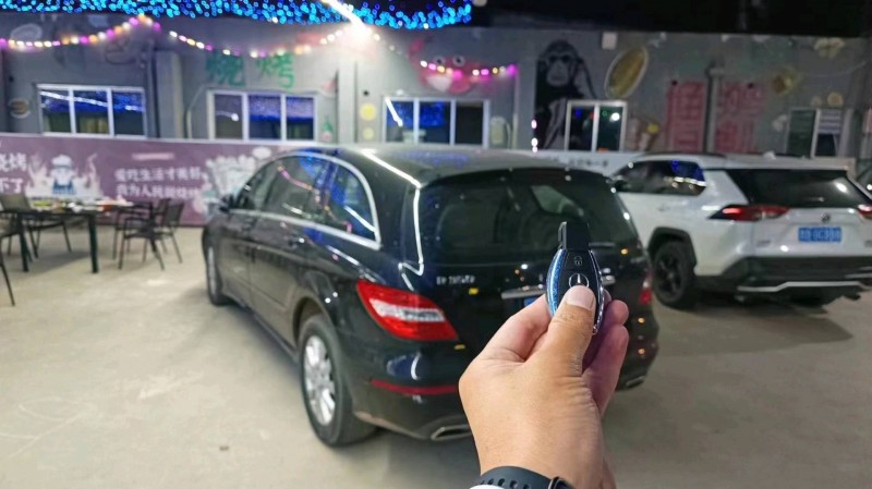 东营12年奔驰R7