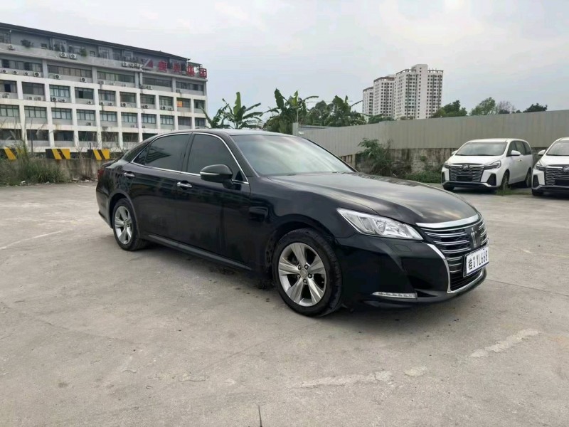 南宁16年丰田皇冠2