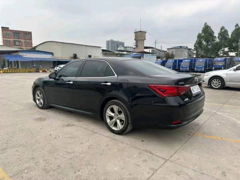 南宁16年丰田皇冠6