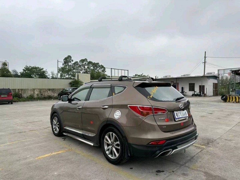 南宁14年现代全新胜达7