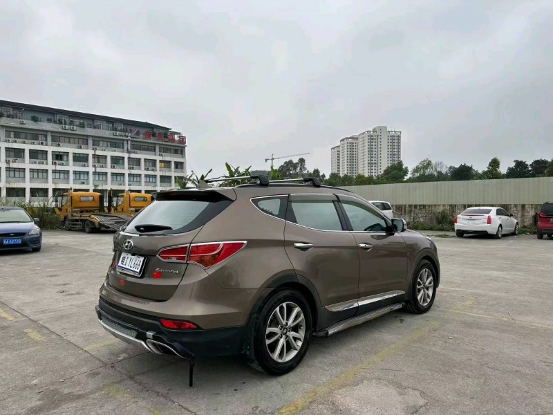 南宁14年现代全新胜达8