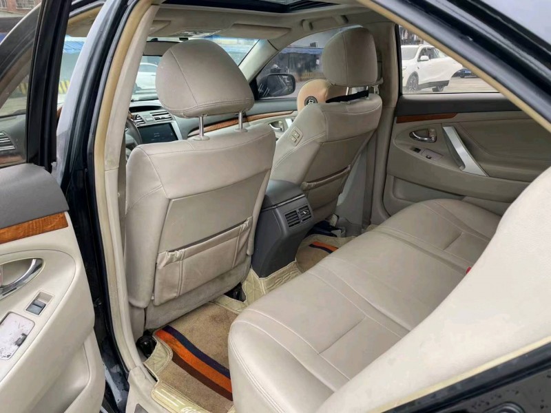 南宁11年丰田凯美瑞5