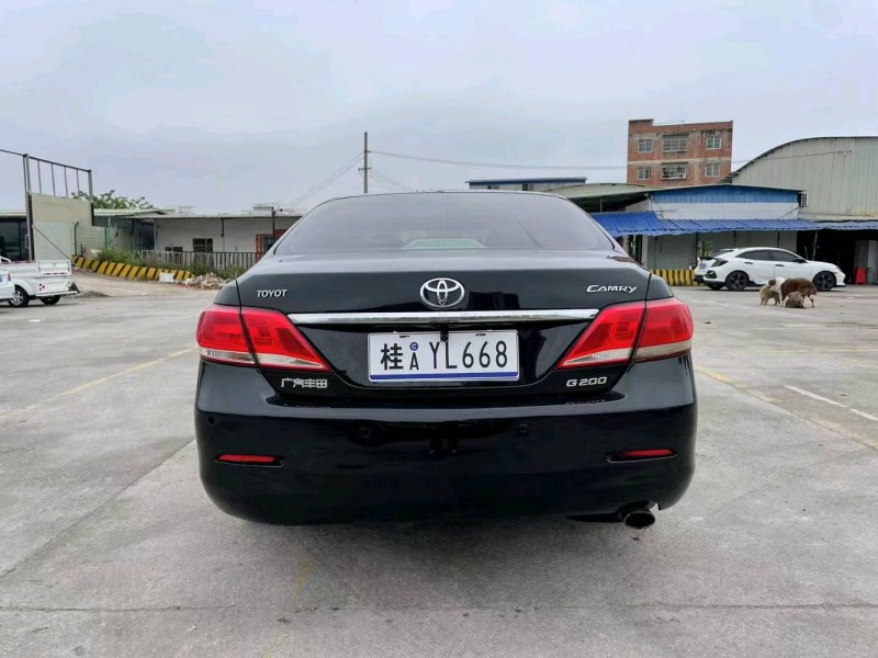 南宁11年丰田凯美瑞9