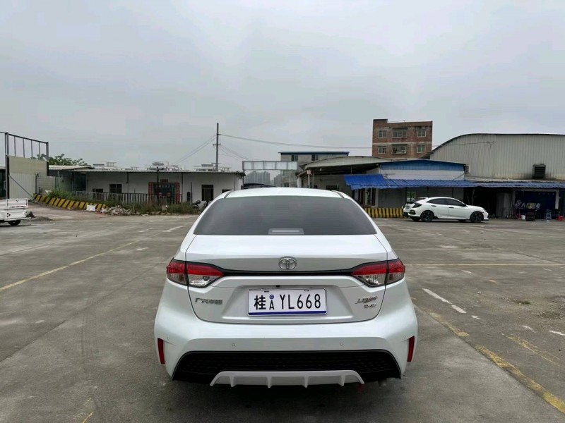 南宁22年丰田雷凌9