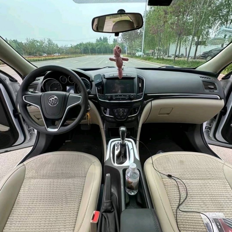 枣庄17年别克君威5