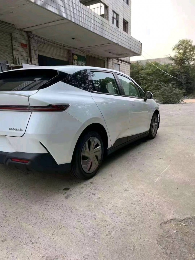 邯鄲23年摩登汽車ModernIN3