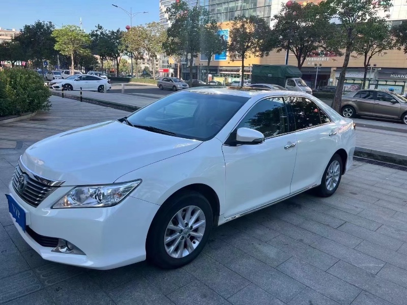 佛山14年丰田凯美瑞3