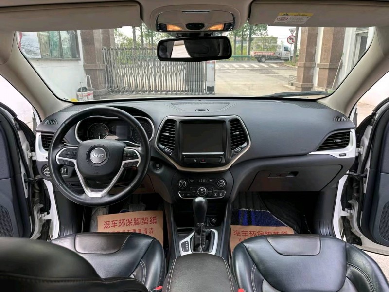 徐州17年Jeep自由光5