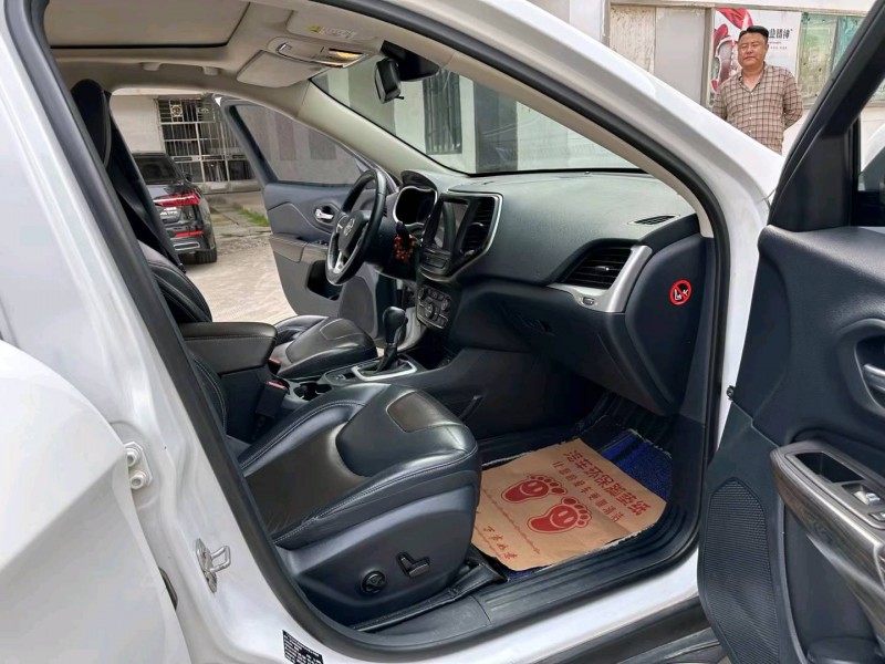 徐州17年Jeep自由光6