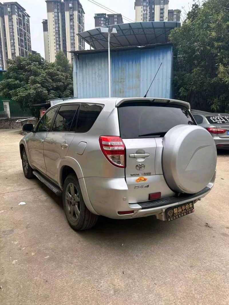 欽州13年豐田RAV47