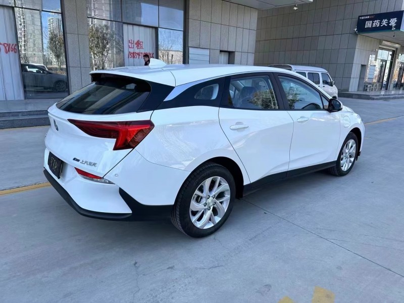 济宁23年别克微蓝4