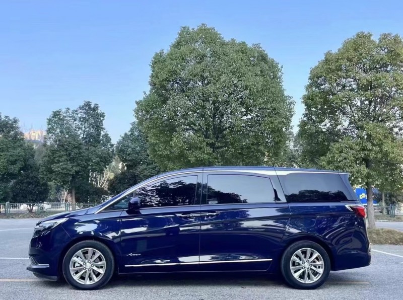 济宁22年别克GL84