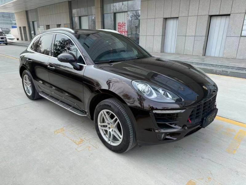 济宁16年保时捷Macan2