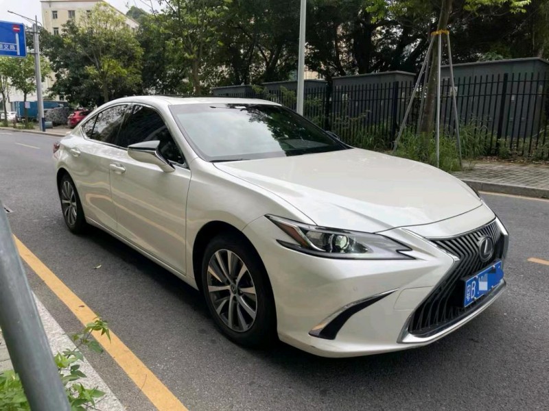 广州21年雷克萨斯ES3